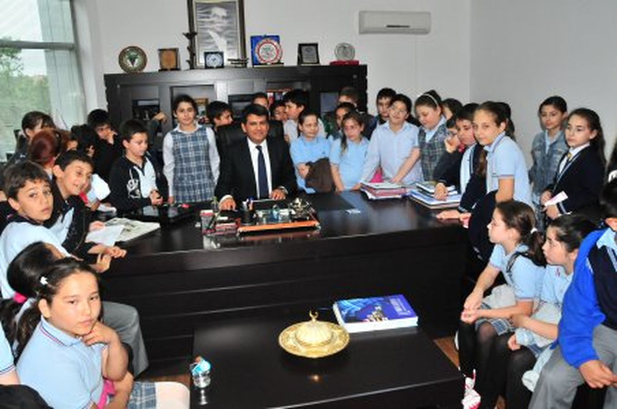Yalçın\'dan Öğrencilere Belediyecilik Dersi