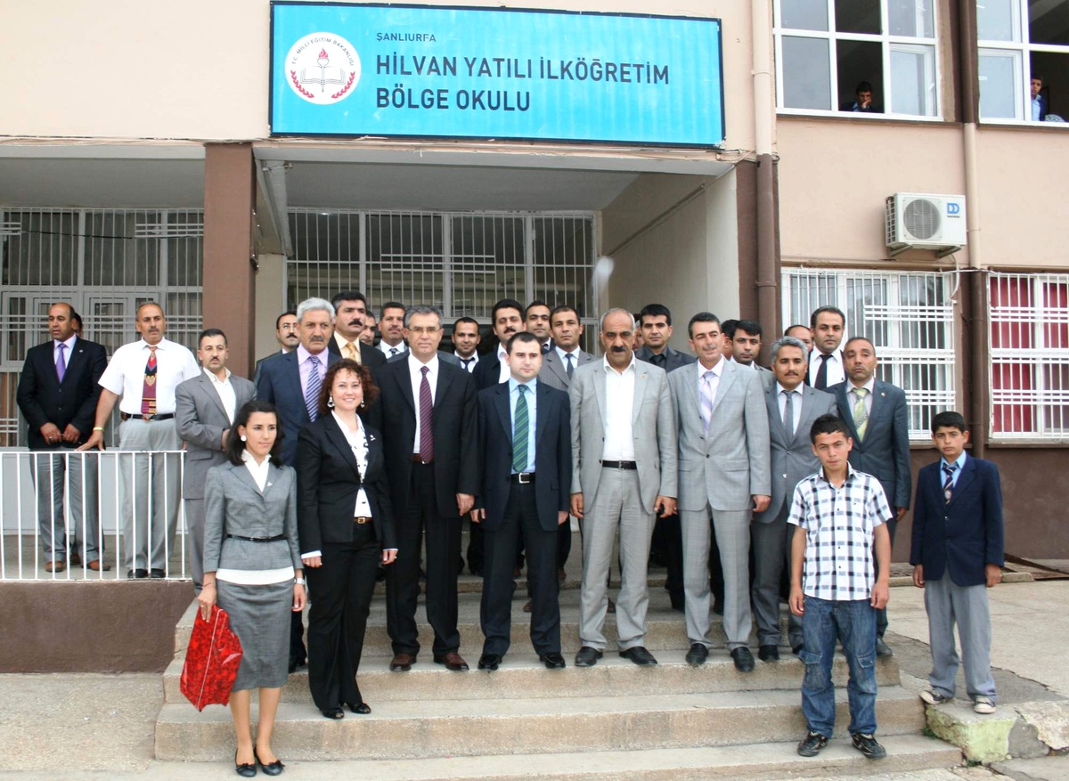 Yatılı İlköğretim Okulunda Şiir Şöleni ve El Sanatları Sergisi Düzenlendi
