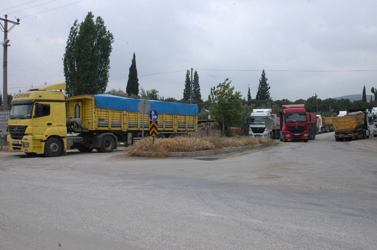 Yol Kapanınca Mahsur Kaldılar