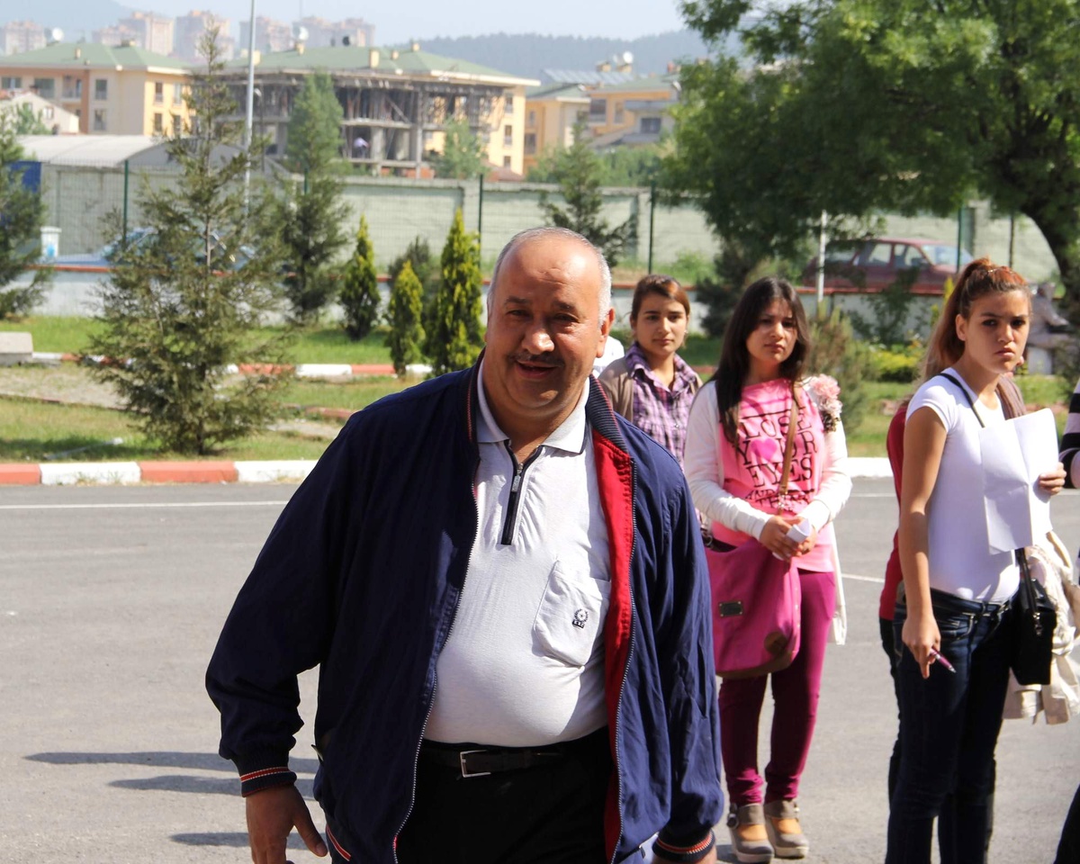 50 Yaşında Önce Ortaokulu Bitirdi, Şimdi Liseyi Bitiriyor