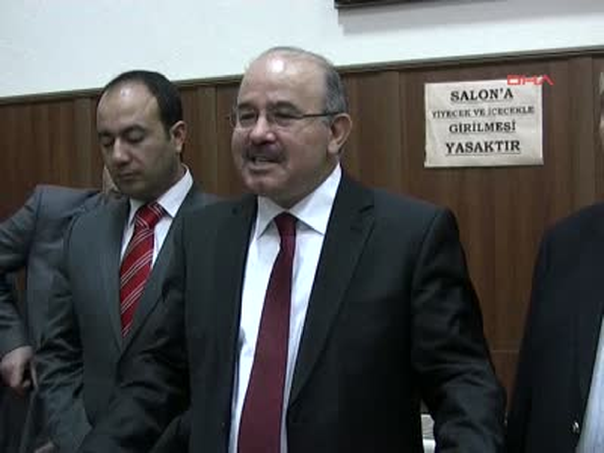 AK Parti\'li Çelik: Obama Padişah Mı?