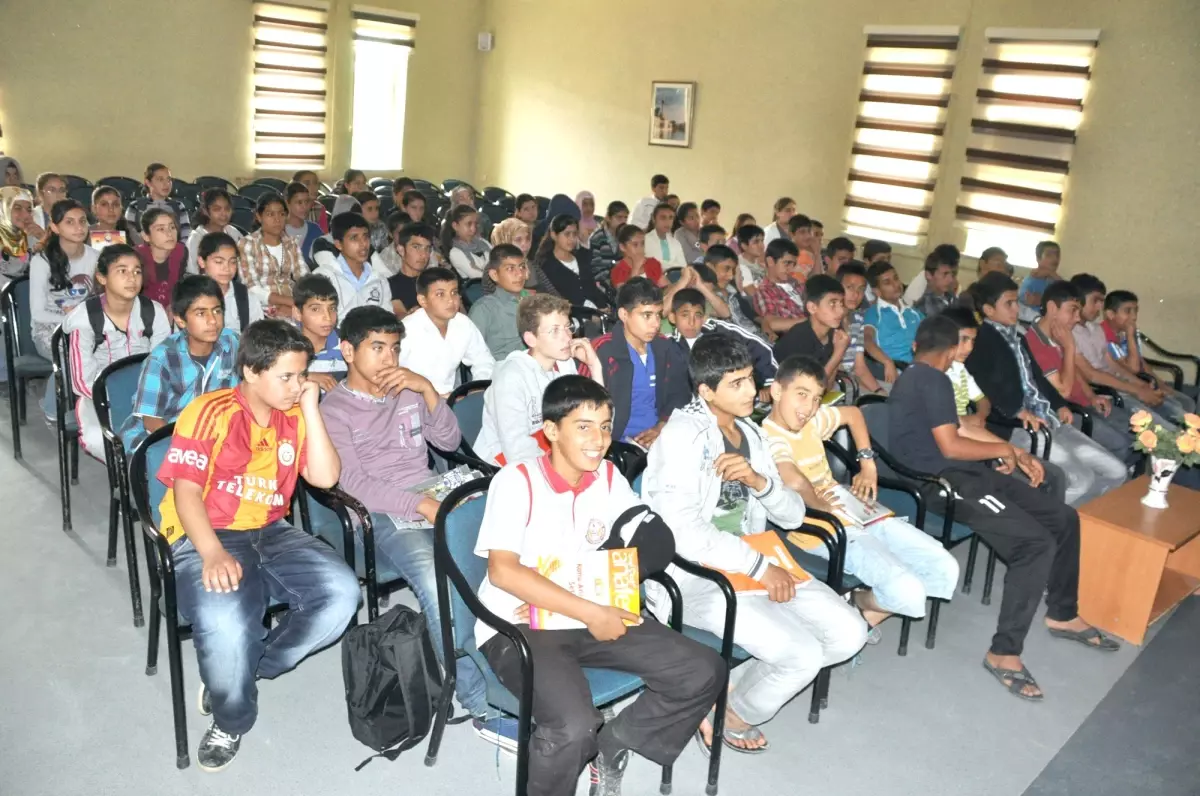 Akçakale\'de Sınava Girecek Öğrencilere Seminer