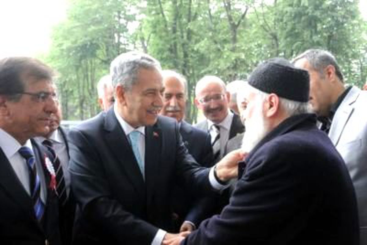 Arınç Balkan Derneklerine Kızdı