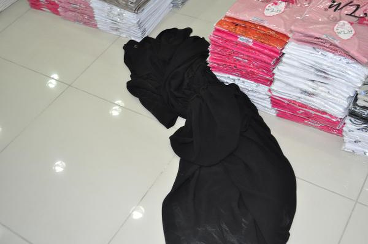 Ayağına Çarşaf Dolanan Soyguncu Yakalandı