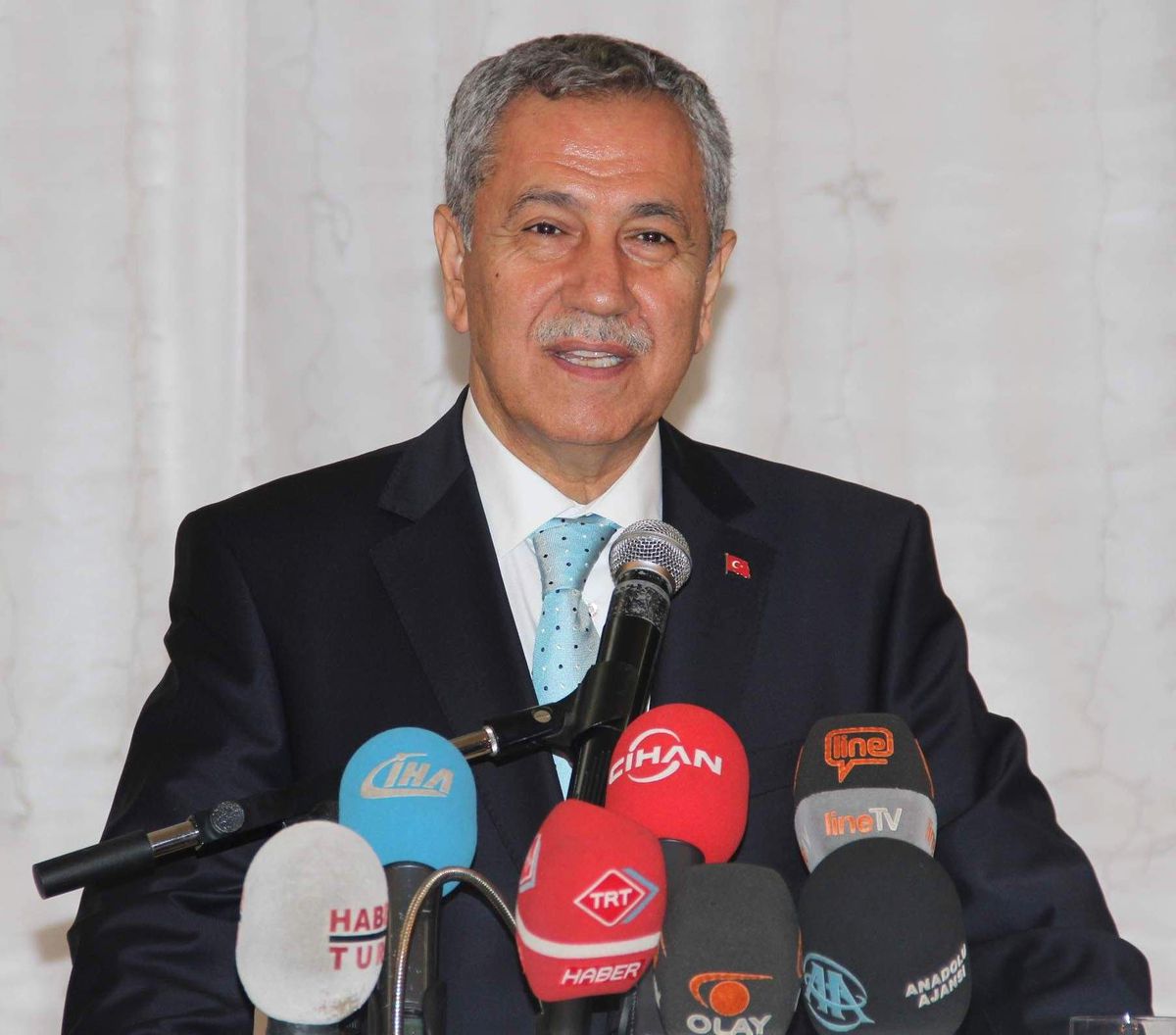 Başbakan Yardımcısı Arınç, Türk Gazetecilerin Serbest Bırakılmasını Değerlendirdi