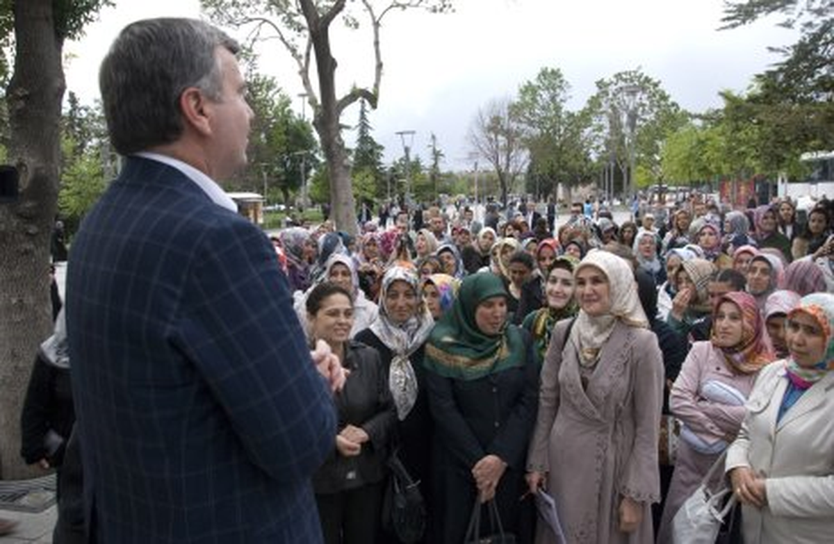 Bayanlara "Anneler Günü"nde Çanakkale Gezisi