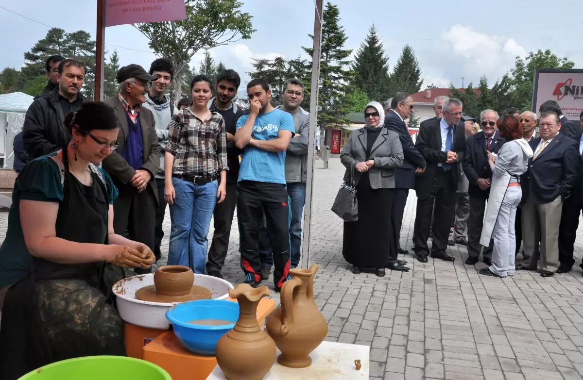 Bolu Protokolü Stantları Gezdi