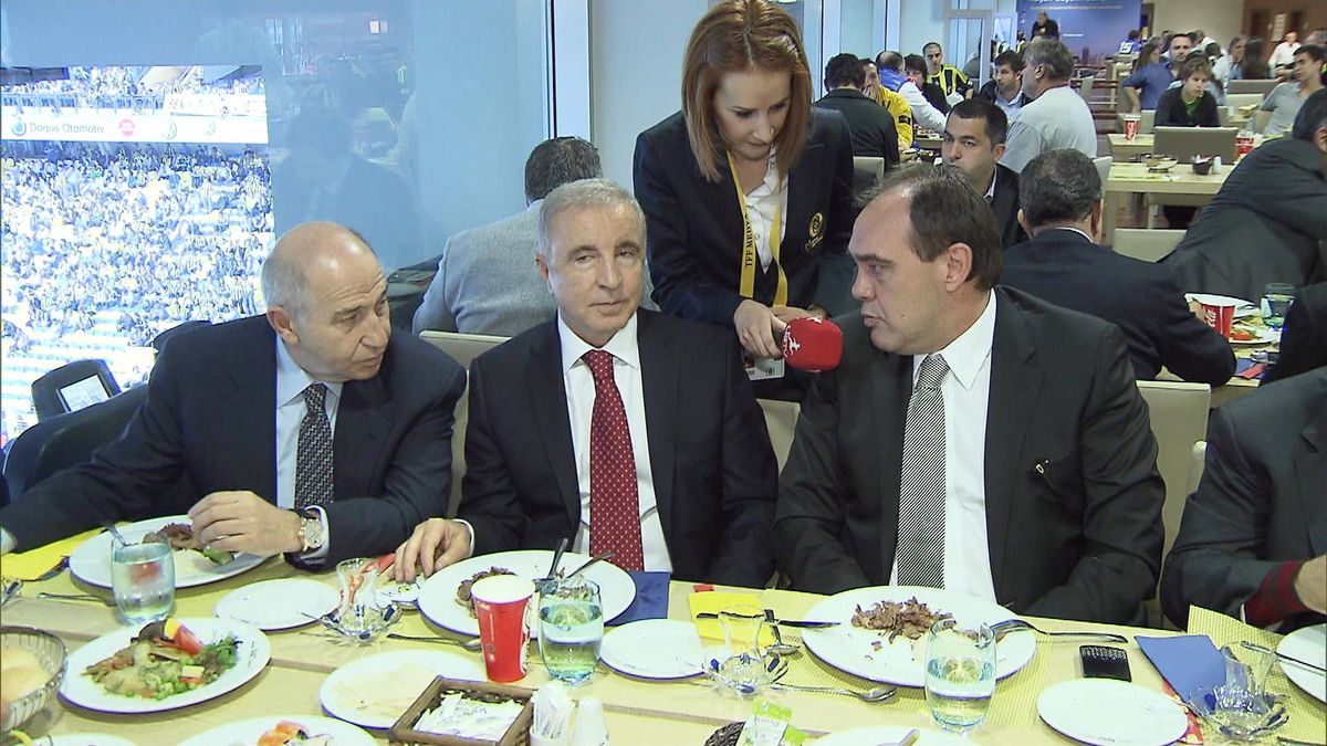Derbi Maç Öncesi Dostluk Yemeği