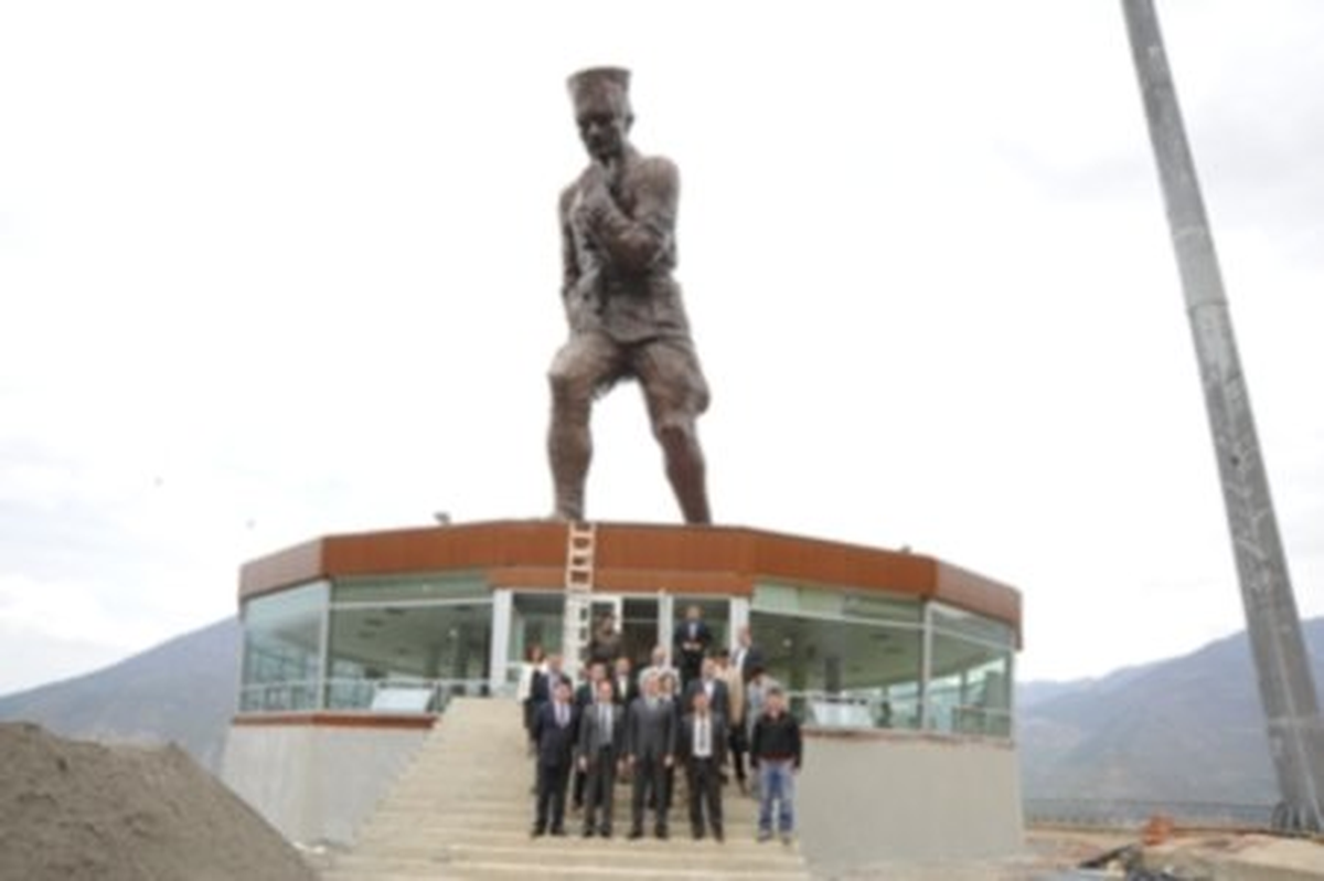 Dünyanın En büyük Atatürk Anıtı