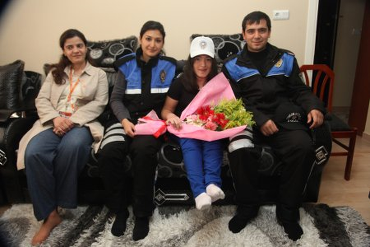 Engelli Çocuklara Evinde Ziyaret
