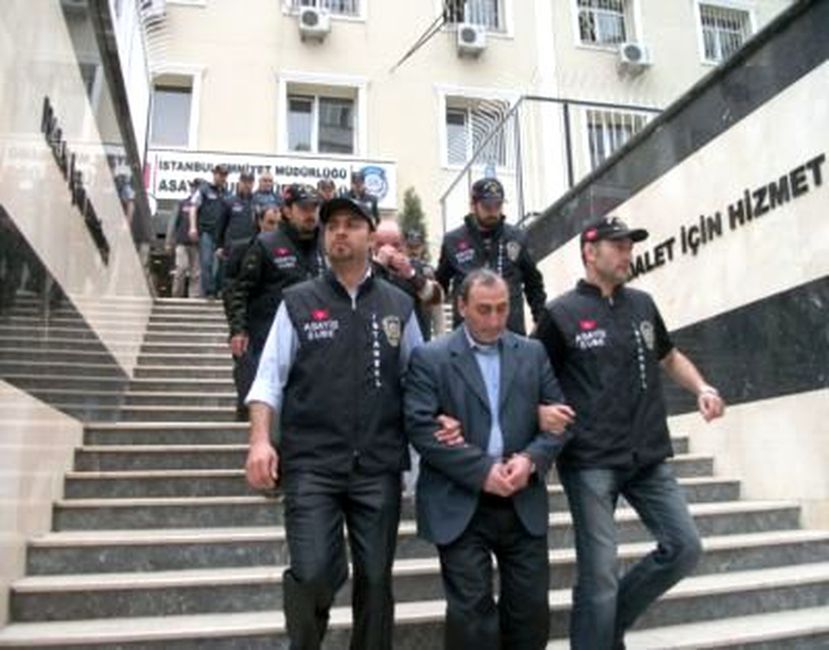 Evli Kızını Rahatsız Eden Adamı Öldüren Zanlı Yakalandı