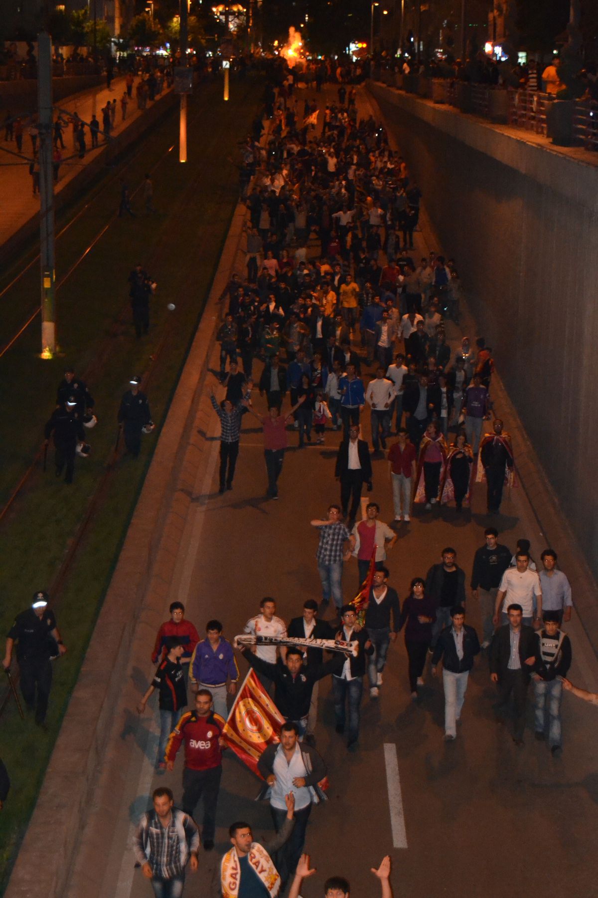 Derbi Sonrası Kavga: 5 Yaralı