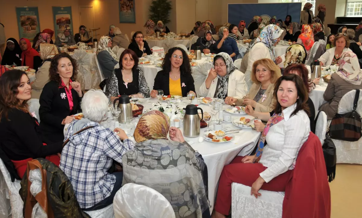 Gop\'ta Anneler Günü