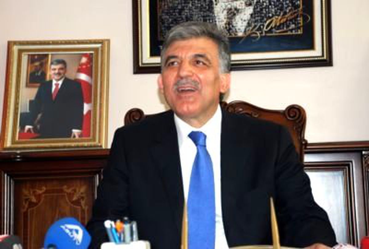 Gül\'den Esir Gazeteci Yorumu