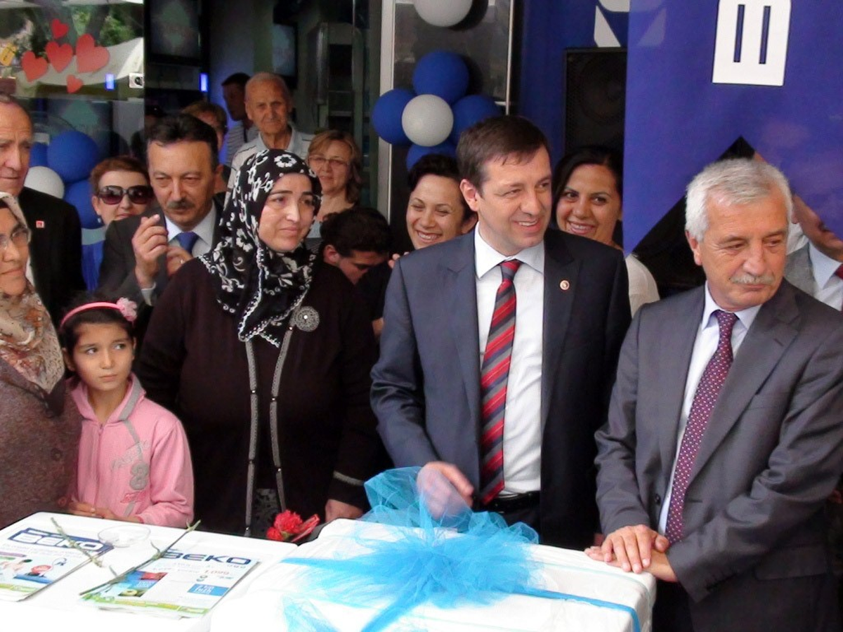 İzmirde Şampiyonluk Kutlamaları Sokağa Taştı