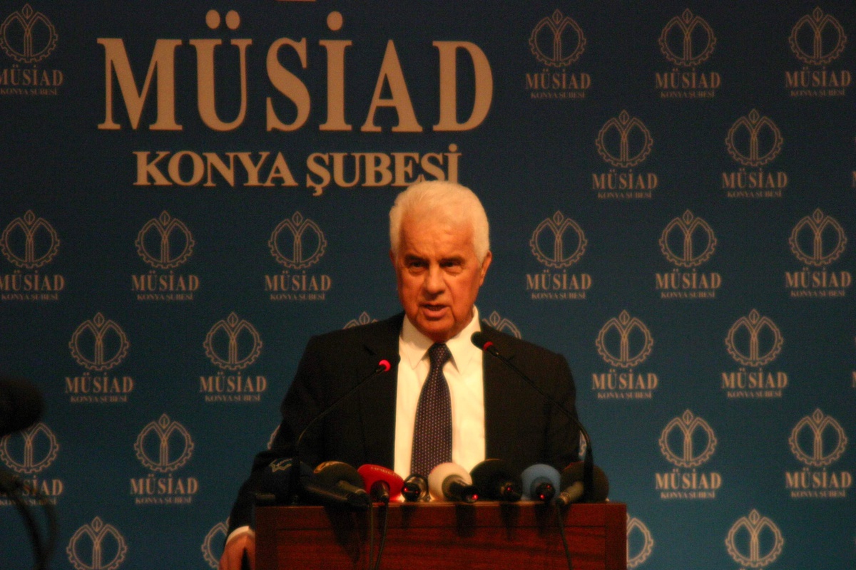 Eroğlu\'ndan Kıbrıs\'a Yatırım Daveti