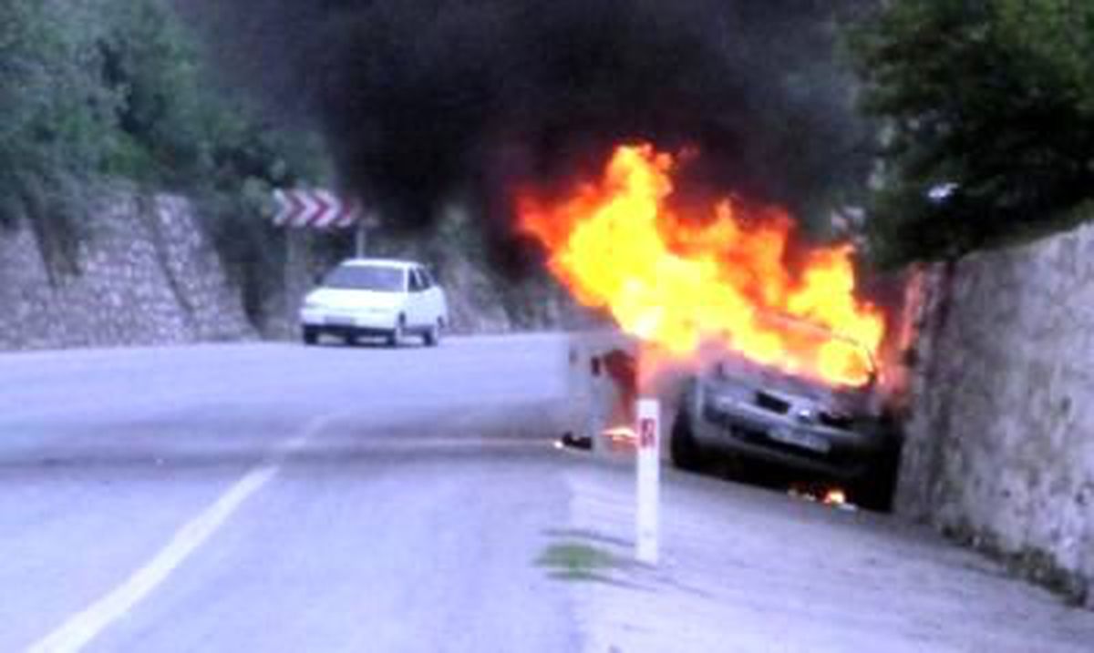 Lpg\'li Araç Yolun Ortasında Alev Alev Yandı