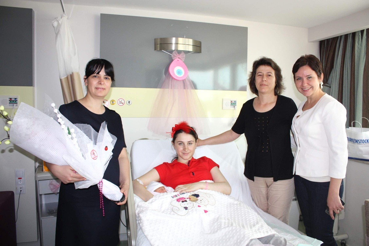 Medical Park\'ta Anneler Günü Kutlaması