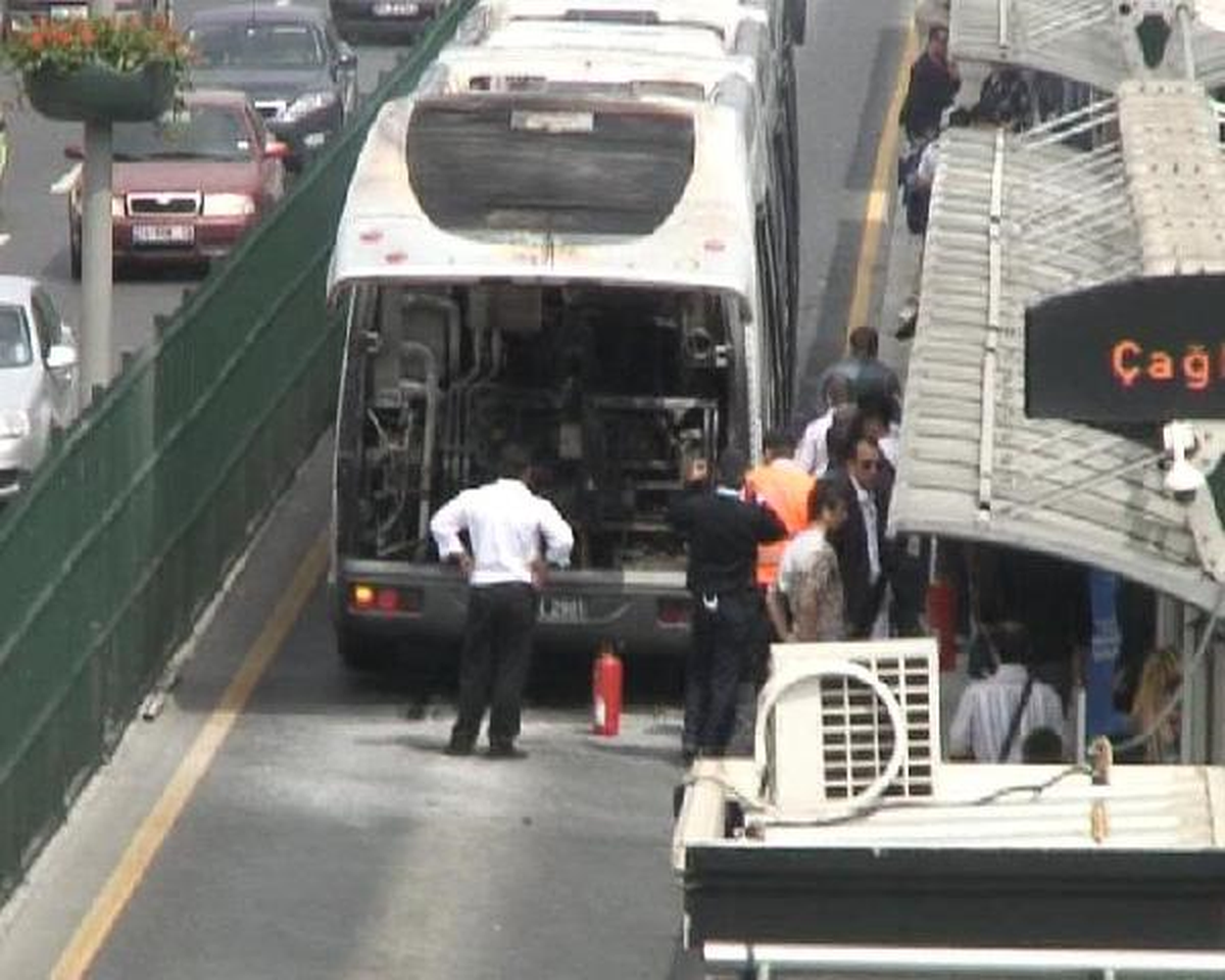 Metrobüste Yangın