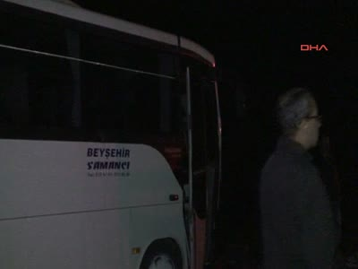 Midibüs Tır\'a Çarptı: 1 Ölü 14 Yaralı