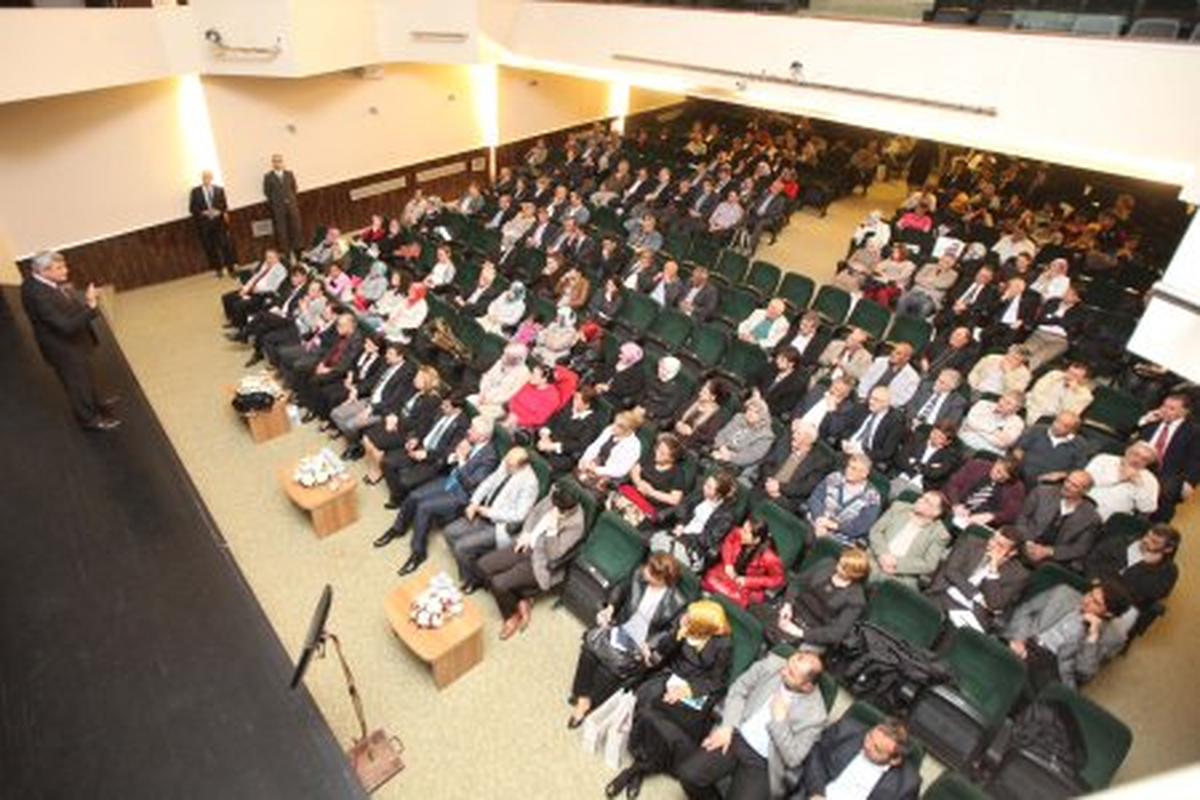 Milletimize Aşkla Hizmet Ediyoruz