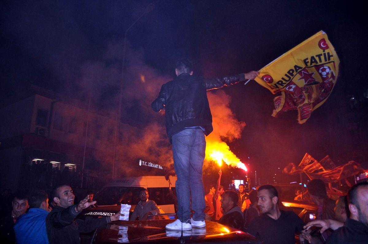 Nevşehir\'de Galatasaray Taraftarlarının Şampiyonluk Coşkusu