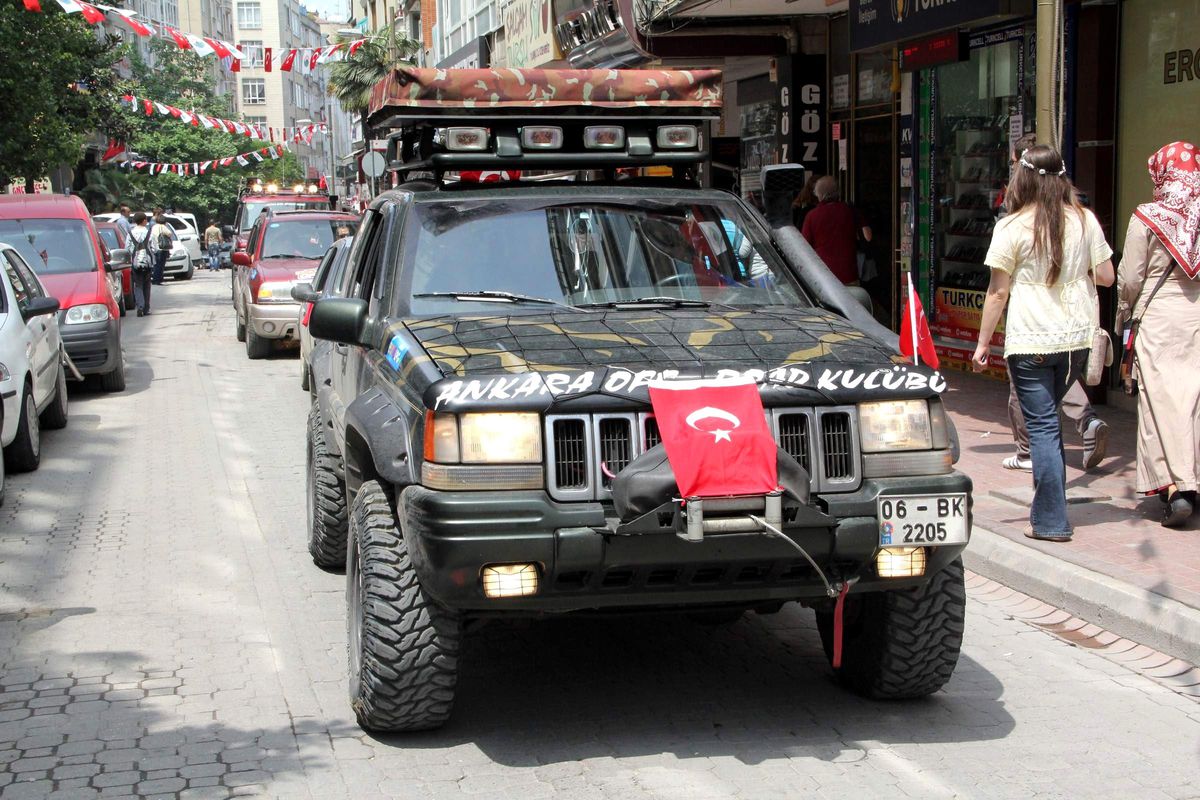 Off-Road Yarışları Öncesi Şehir Turu