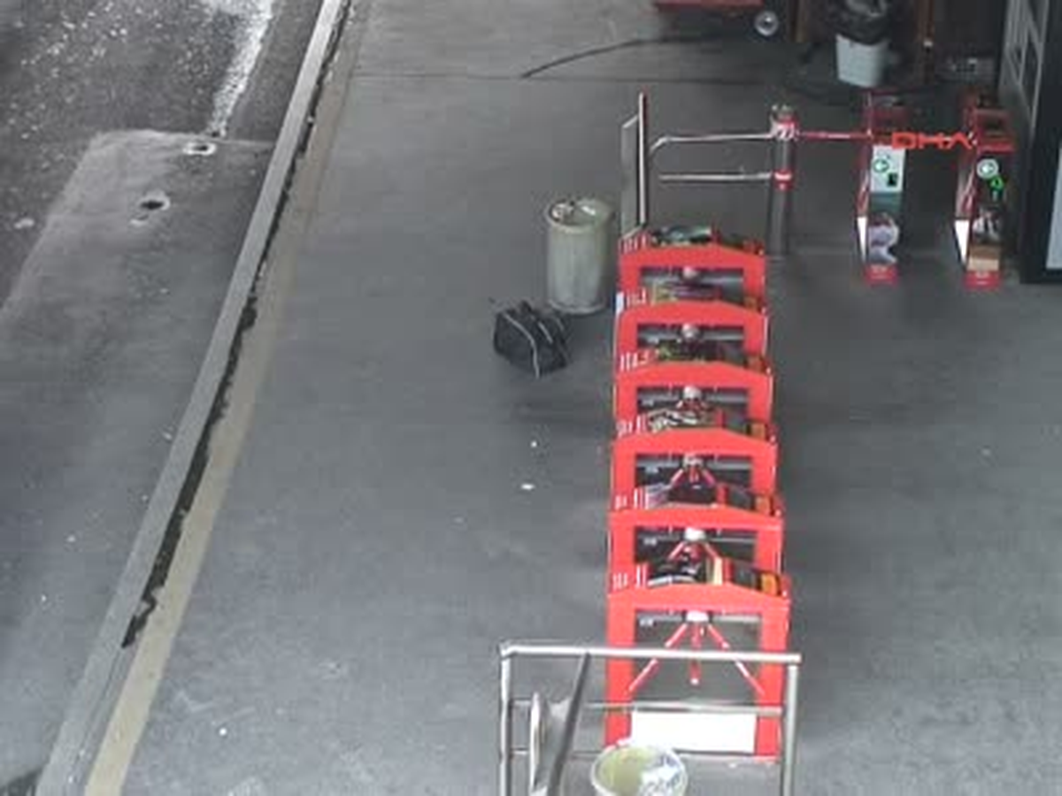 Polis Şüpheli Çantayı Sahibine Açtırdı