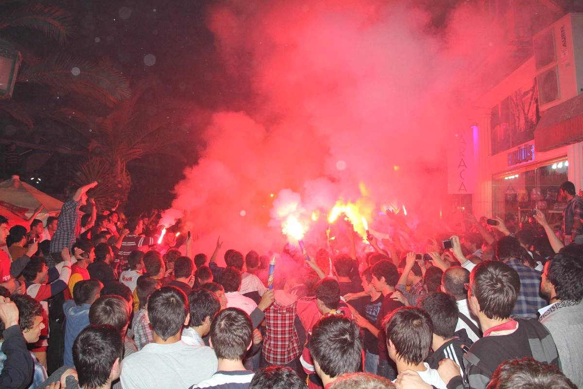 Samsunspor Taraftarı Kutlamalara Engel Oldu