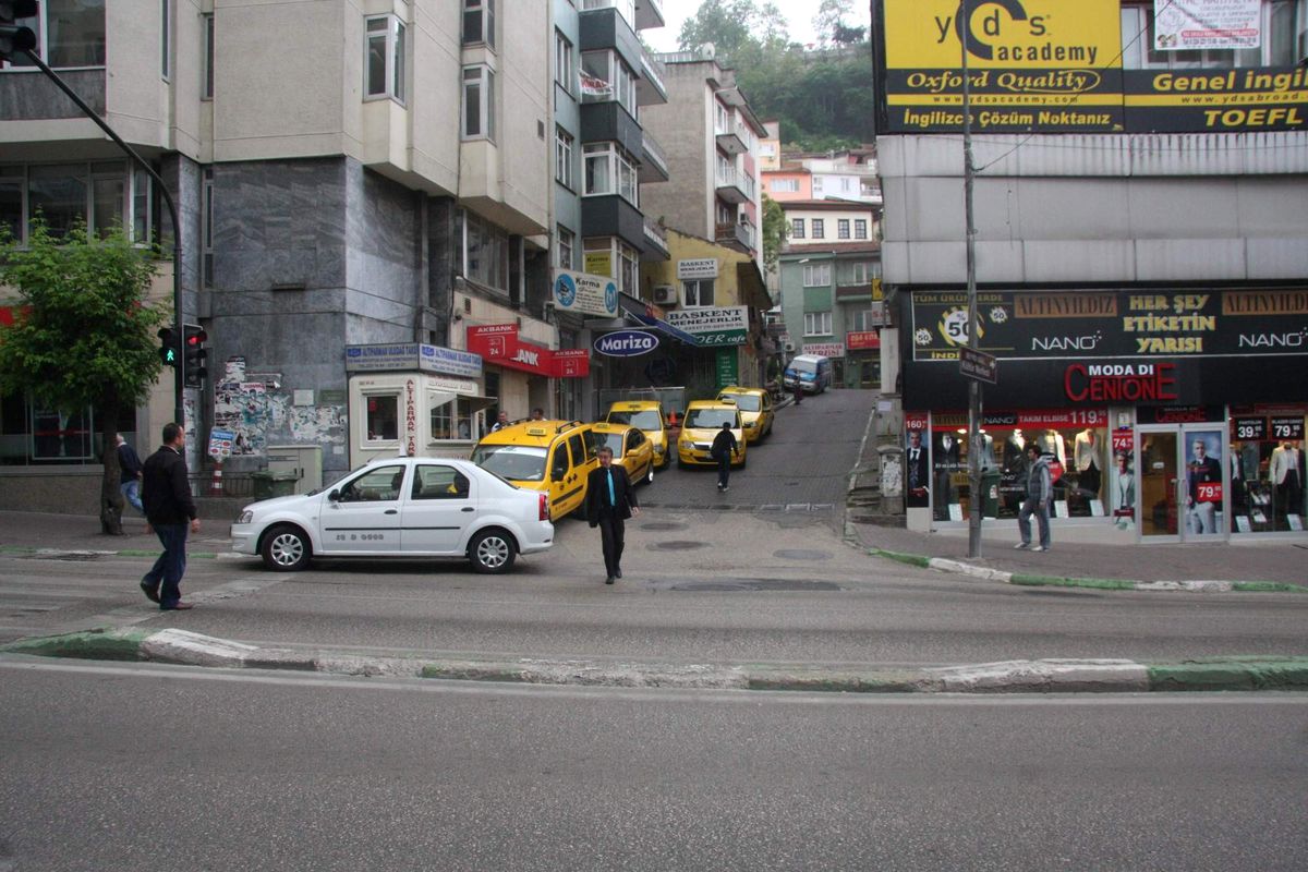 Savcının Şoförüne Trafik Polislerinden Dayak İddiası