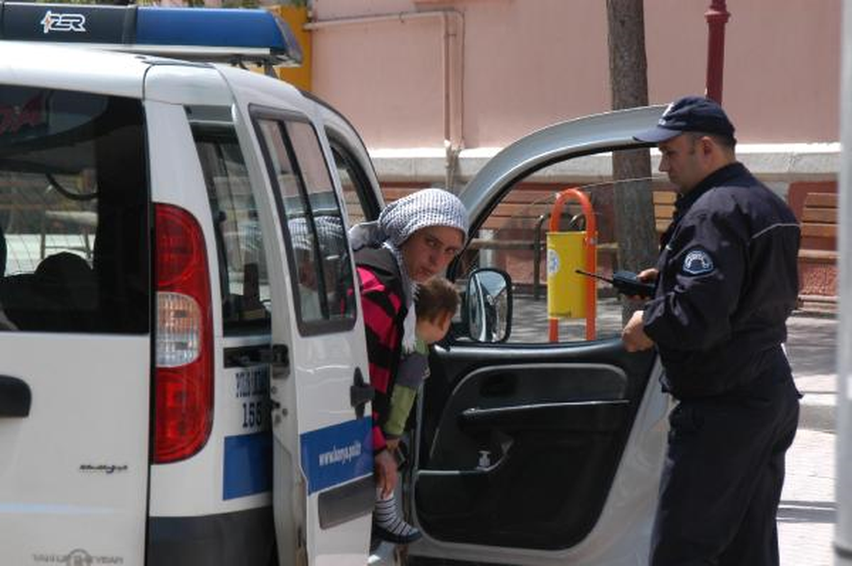 4 Çocuk Annesine, 'Anneler Günü'nde Koca Dayağı