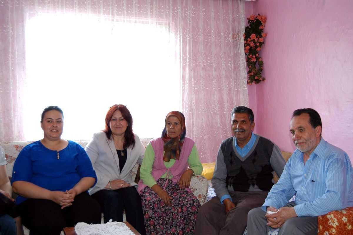 Anneler Gününde Şehit Annelerini AK Parti İlçe Kadın Kolları Yalnız Bırakmadı