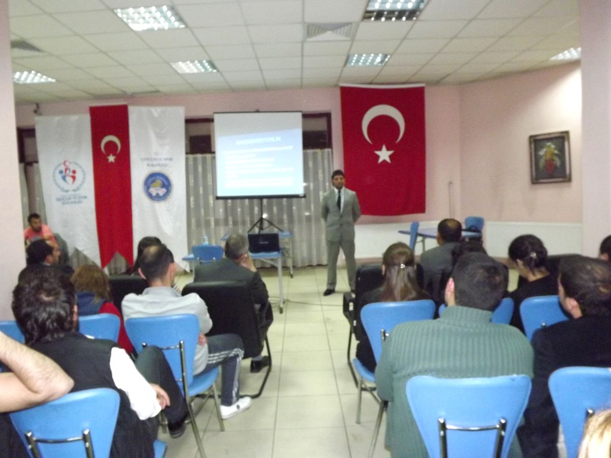 Ardahan Yurt-Kur'da Akademik Kariyer Konulu Konferans Verildi
