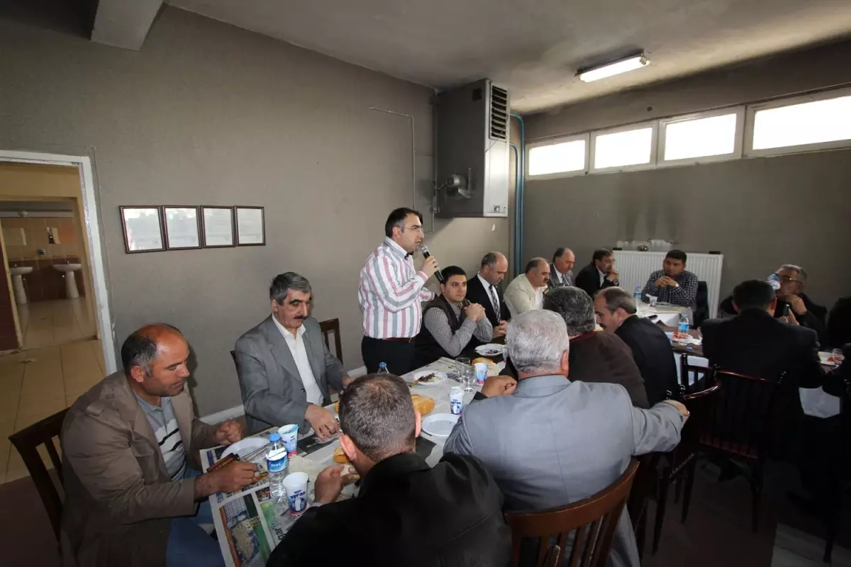 Aziziye Belediyesi Personeli Dayanışma Yemeğinde Biraraya Geldi