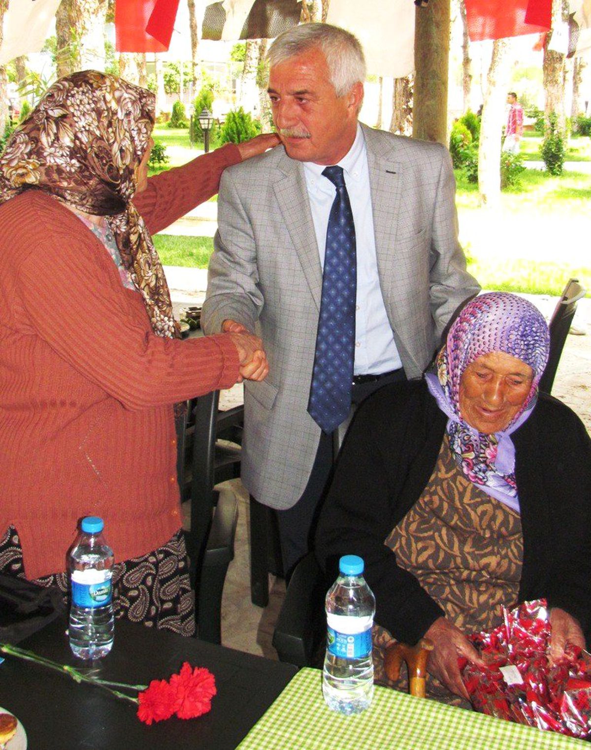 Başkan Bekir Keskin, Huzurevi Sakinleriyle Anneler Günü\'nü Kutladı
