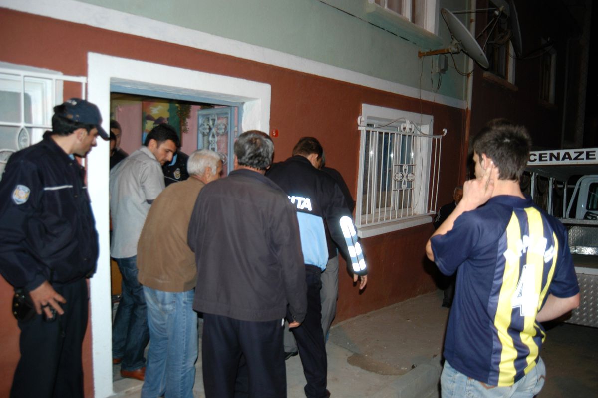 Bunalıma Giren Kadın Kendini Astı