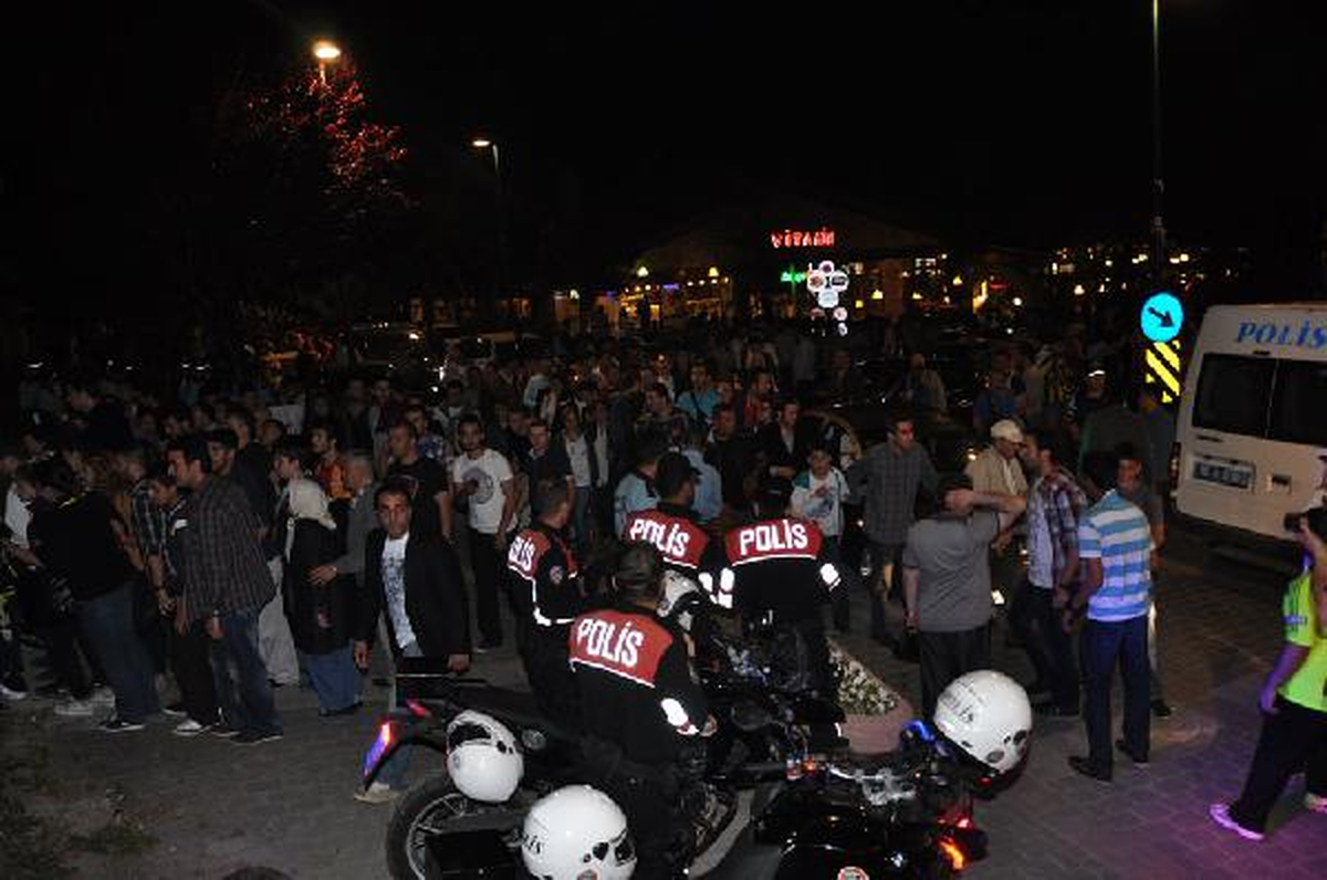 Bursa\'da Kutlamalarda Arbede