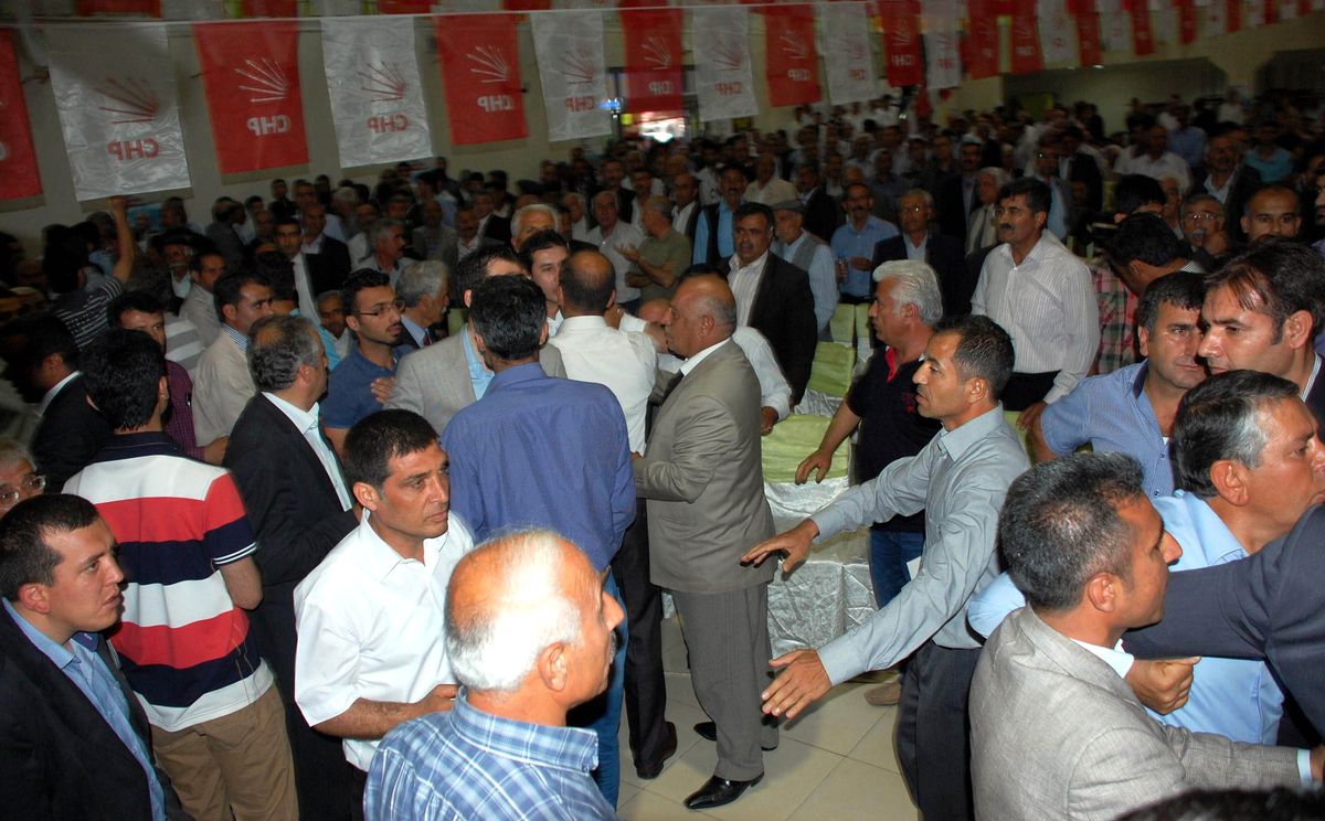 CHP İl Kongresi Karıştı