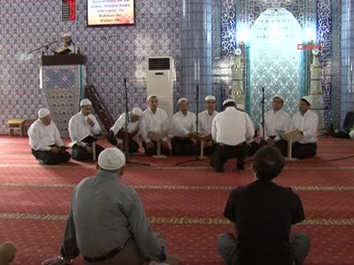 Diyarbakır\'da Başbakan Erdoğan\'ın Annesi İçin Kürtçe Mevlit