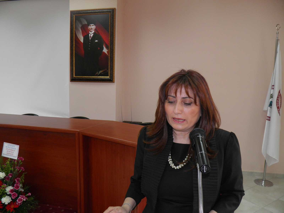 Eczacılar Odası Başkanı Ümran Pelenekoğlu;