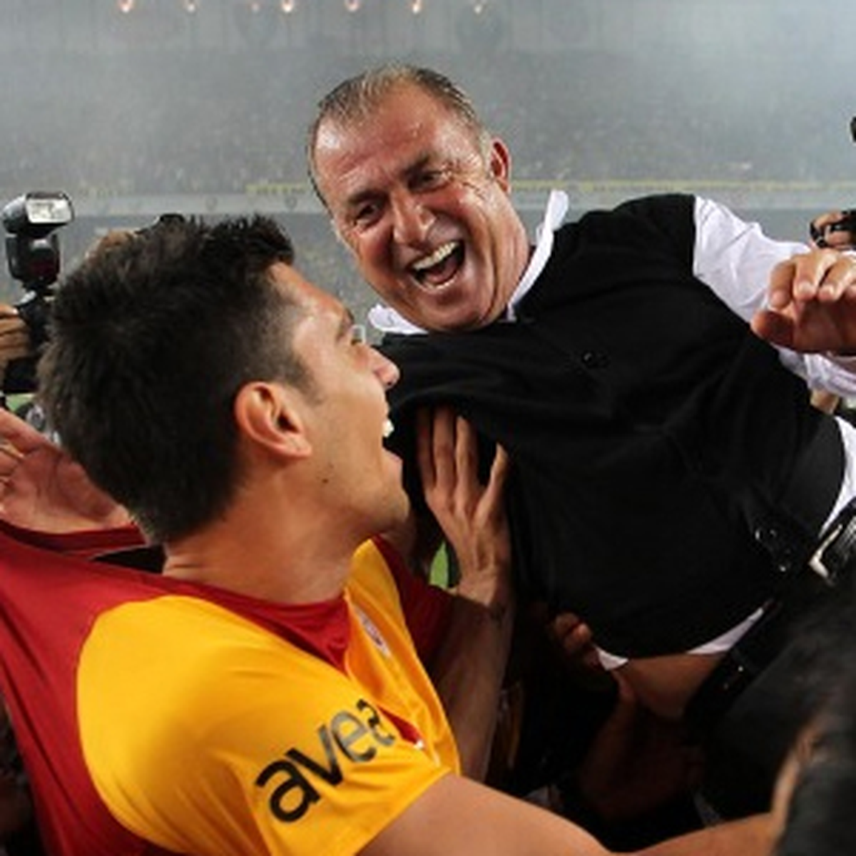Fatih Terim Futbol Tarihine Geçti