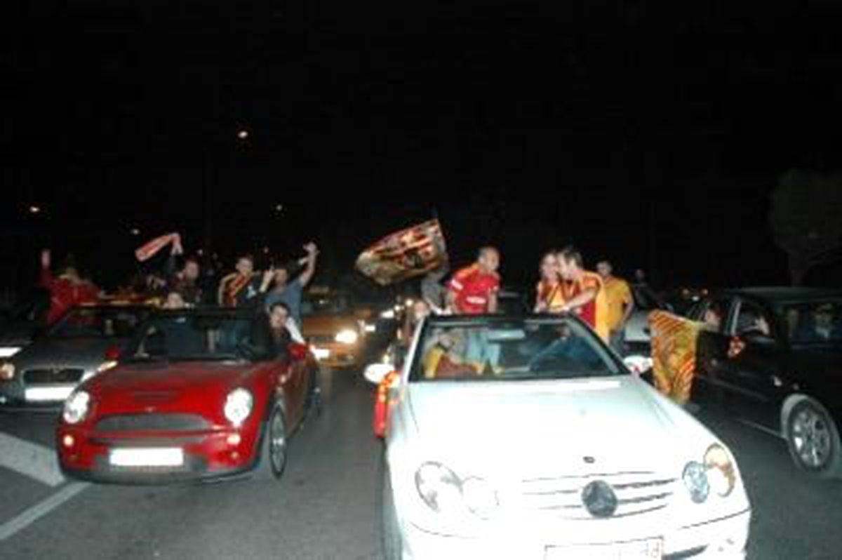 Florya Metin Oktay Tesisleri\'nde Şampiyonluk Çoşkusu