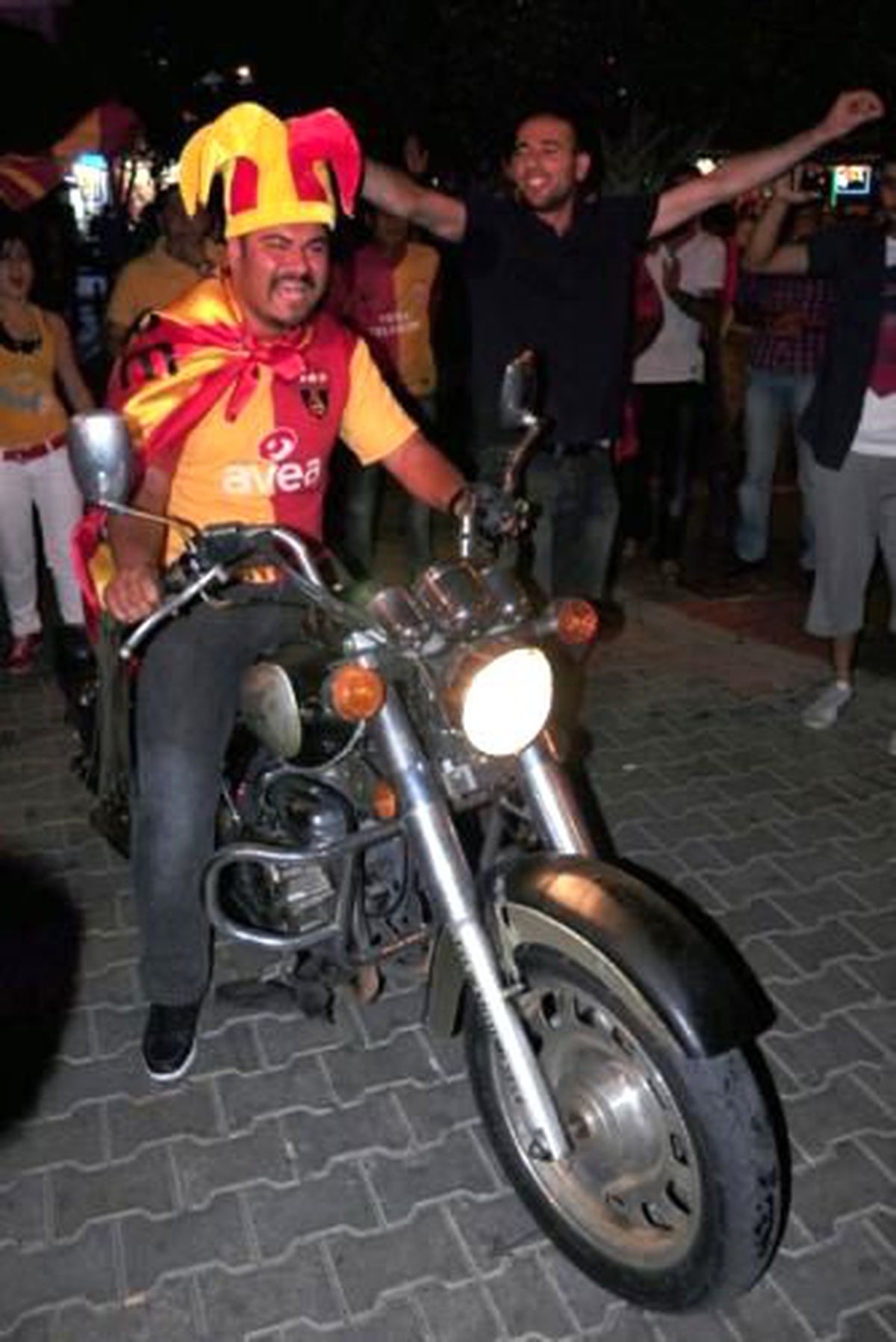 Alanya\'da Sokağa Döküldüler