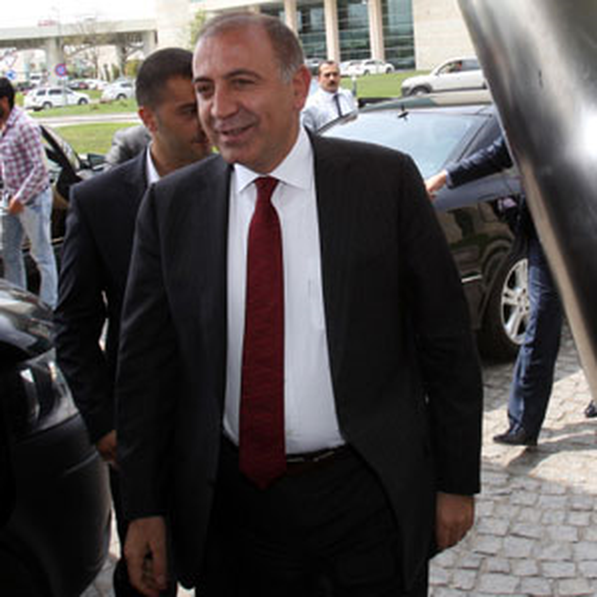 Gürsel Tekin, Kongre Salonuna Geldi