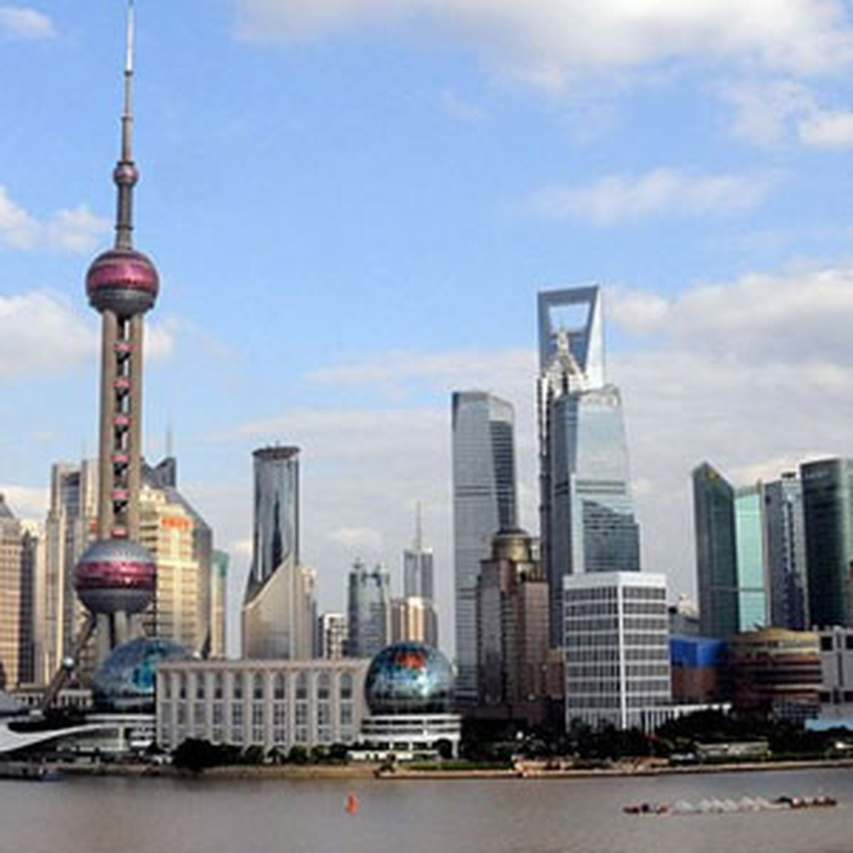 Hong Kong'lu Uzun, Afgan Kısa Yaşıyor