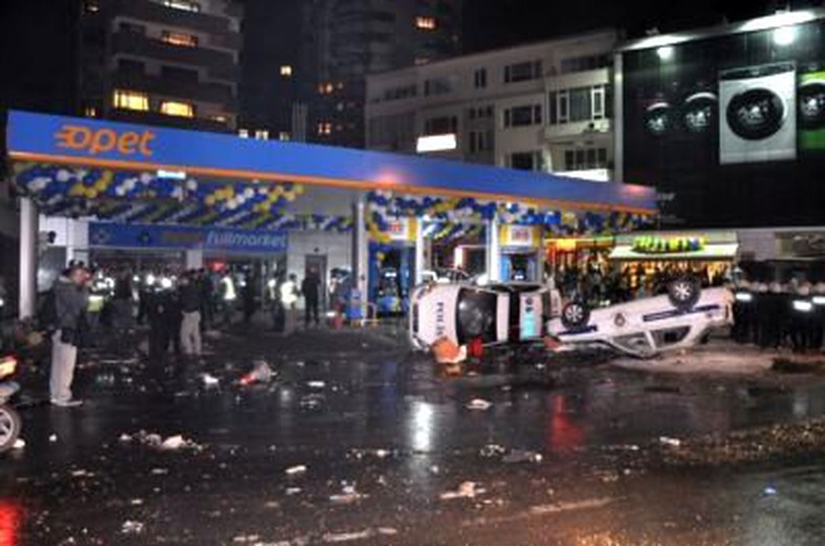 Kadıköy\'de Ortalık Savaş Alanına Döndü