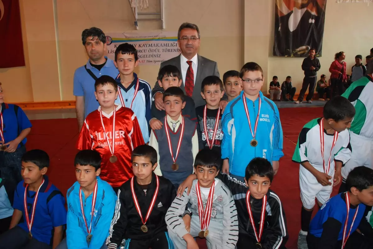 Karatay'da Lisanssız Sporcular Ödüllerine Kavuştu