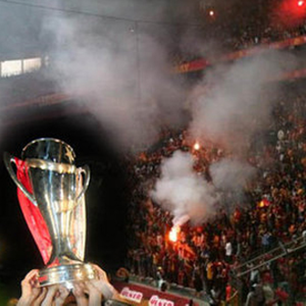 Arena\'da Muhteşem Kutlama