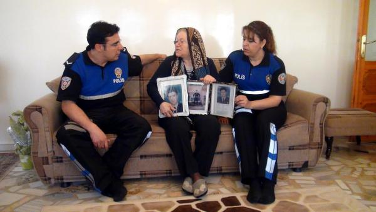 Polisler, Şehit Annelerini Unutmadı