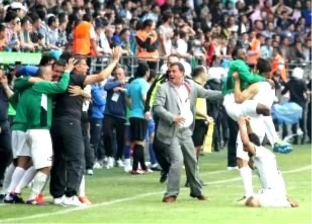 Şampiyon Akhisar Belediye!